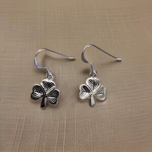 Brand New 925 Sterling Silver Hanging Dangling Shamrock 3 Leaf Clover Earrings